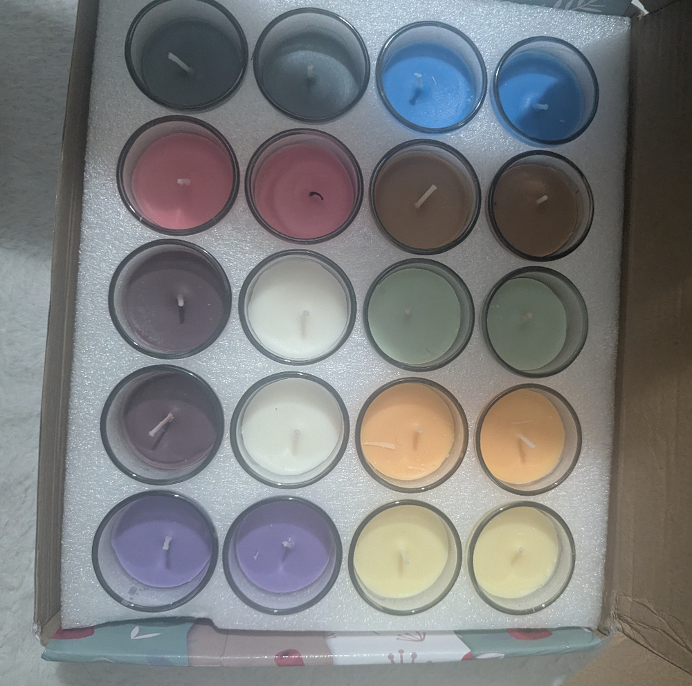 Set of 20 Colorful Scented Candles